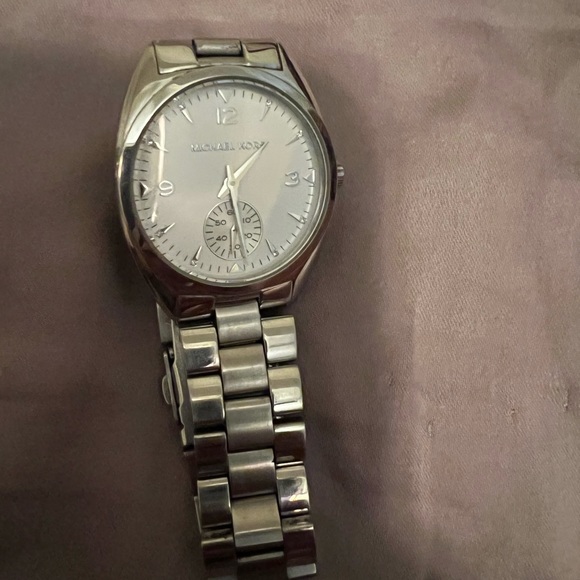 Michael Kor’s watch Unisex - Picture 3 of 4